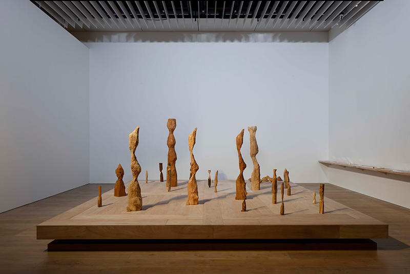 AKI INOMATA How to Carve a Sculpture